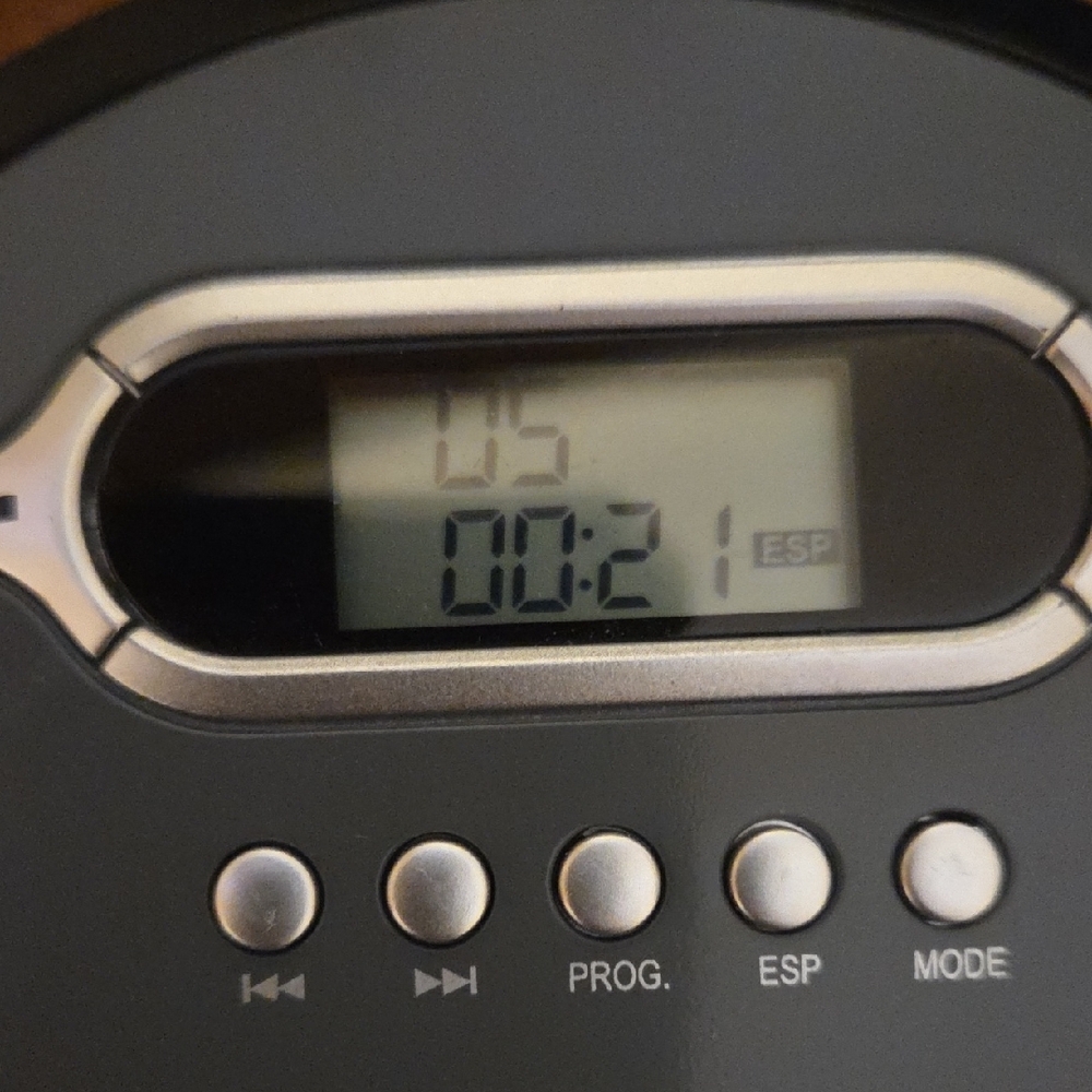 Insignia NS-P4112 Portable CD Player Personal Discman 60 Sec Anti-Shock Tested - Picture 3 of 6